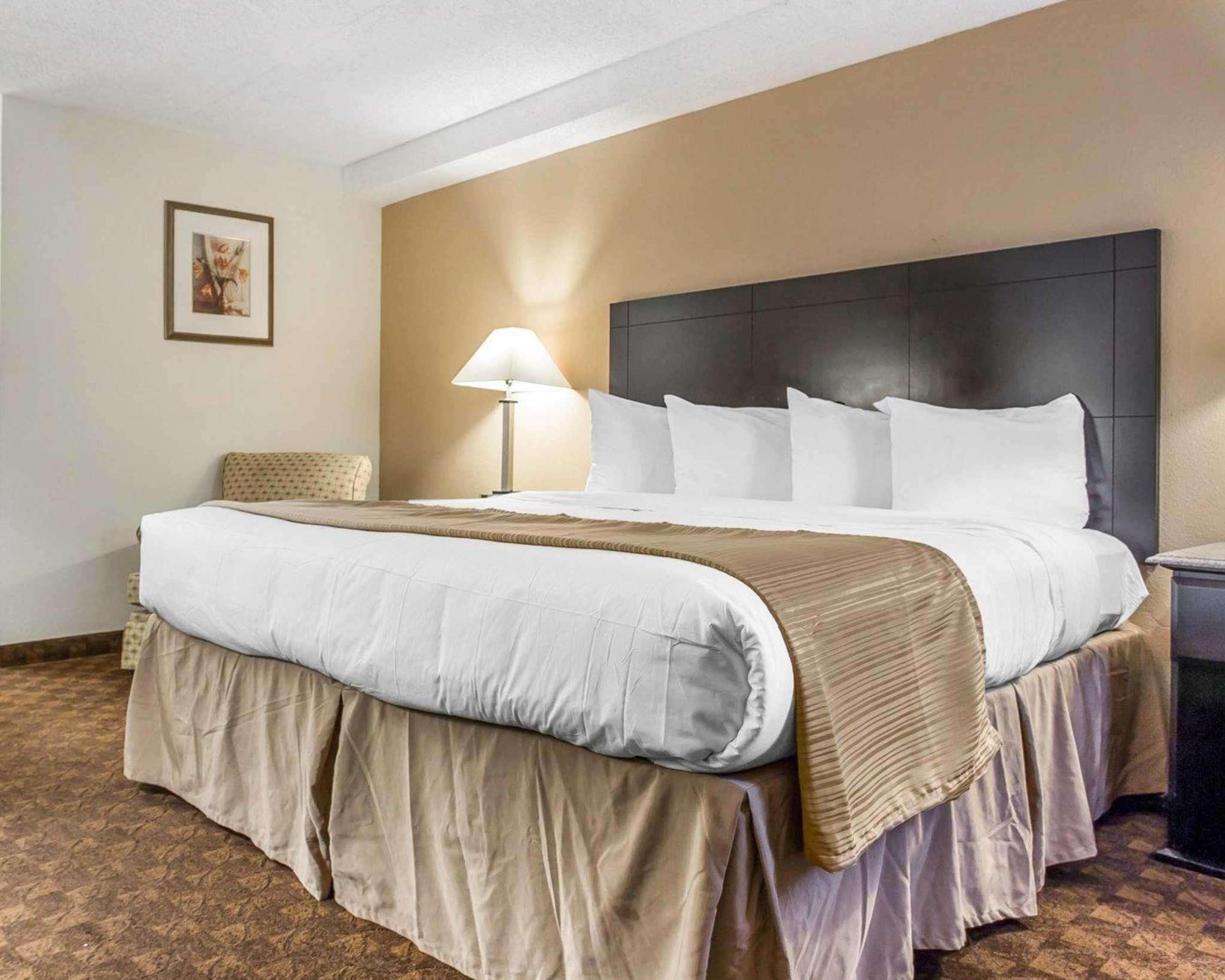 Quality Inn & Suites Coliseum Greensboro Luaran gambar