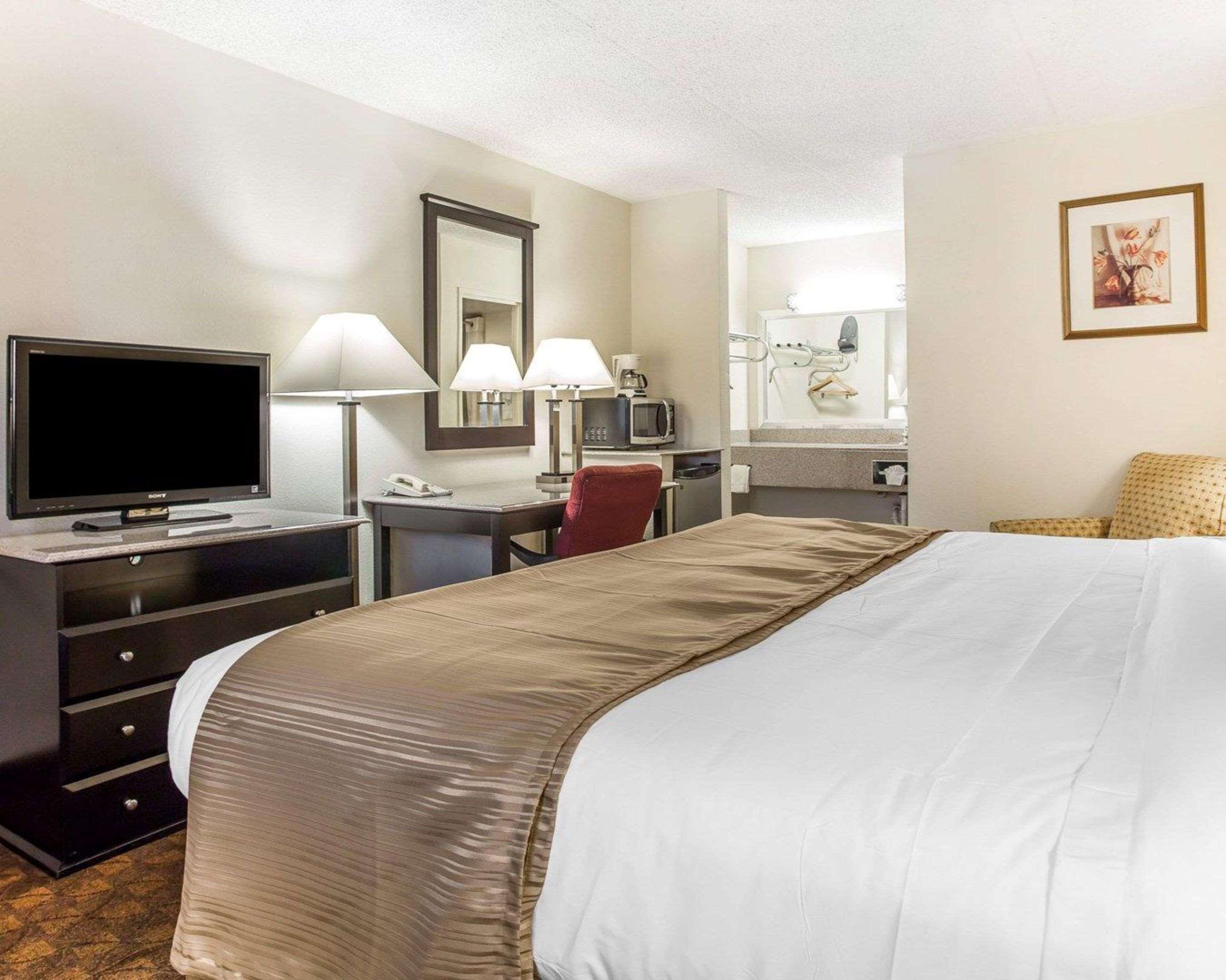 Quality Inn & Suites Coliseum Greensboro Luaran gambar