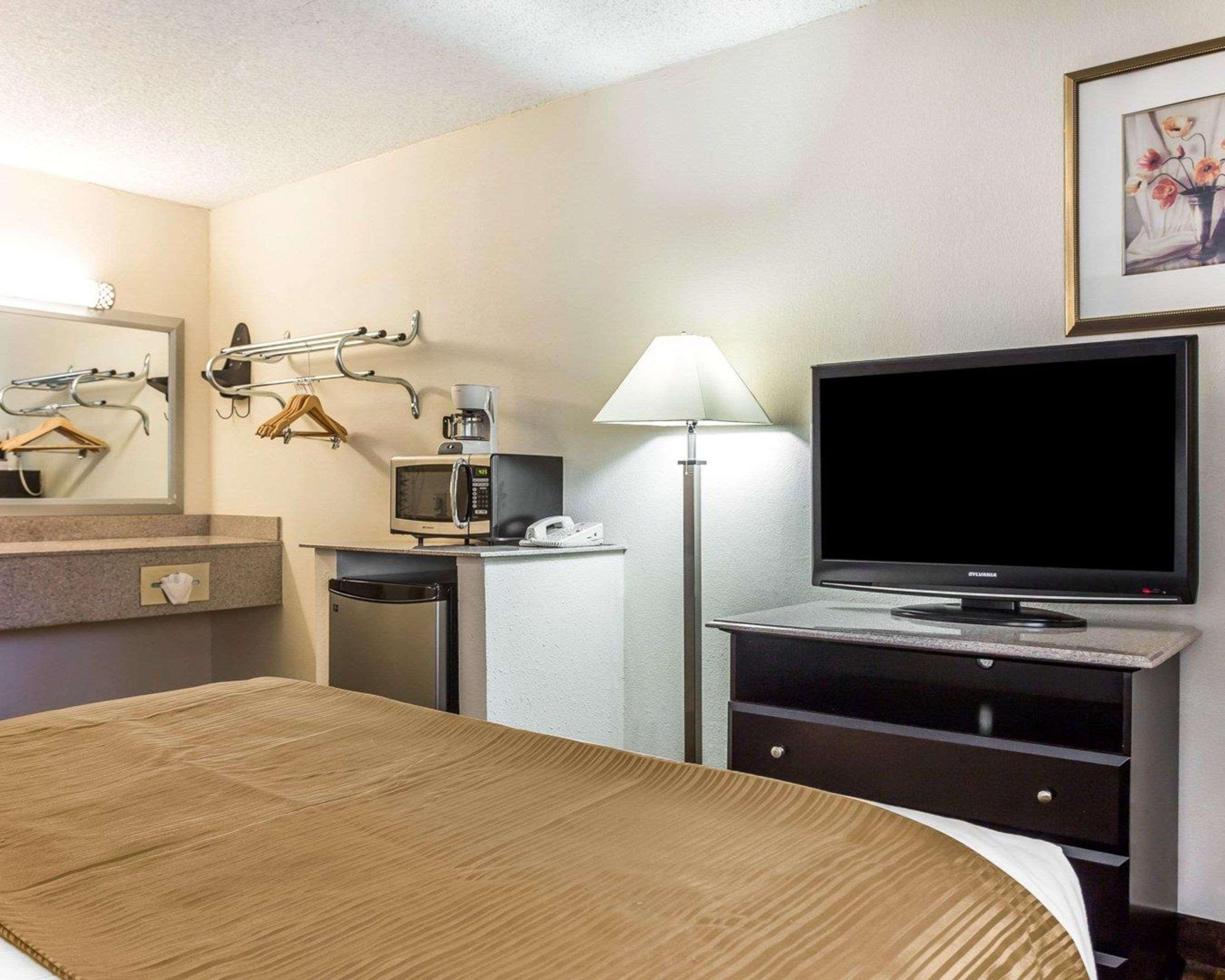 Quality Inn & Suites Coliseum Greensboro Luaran gambar