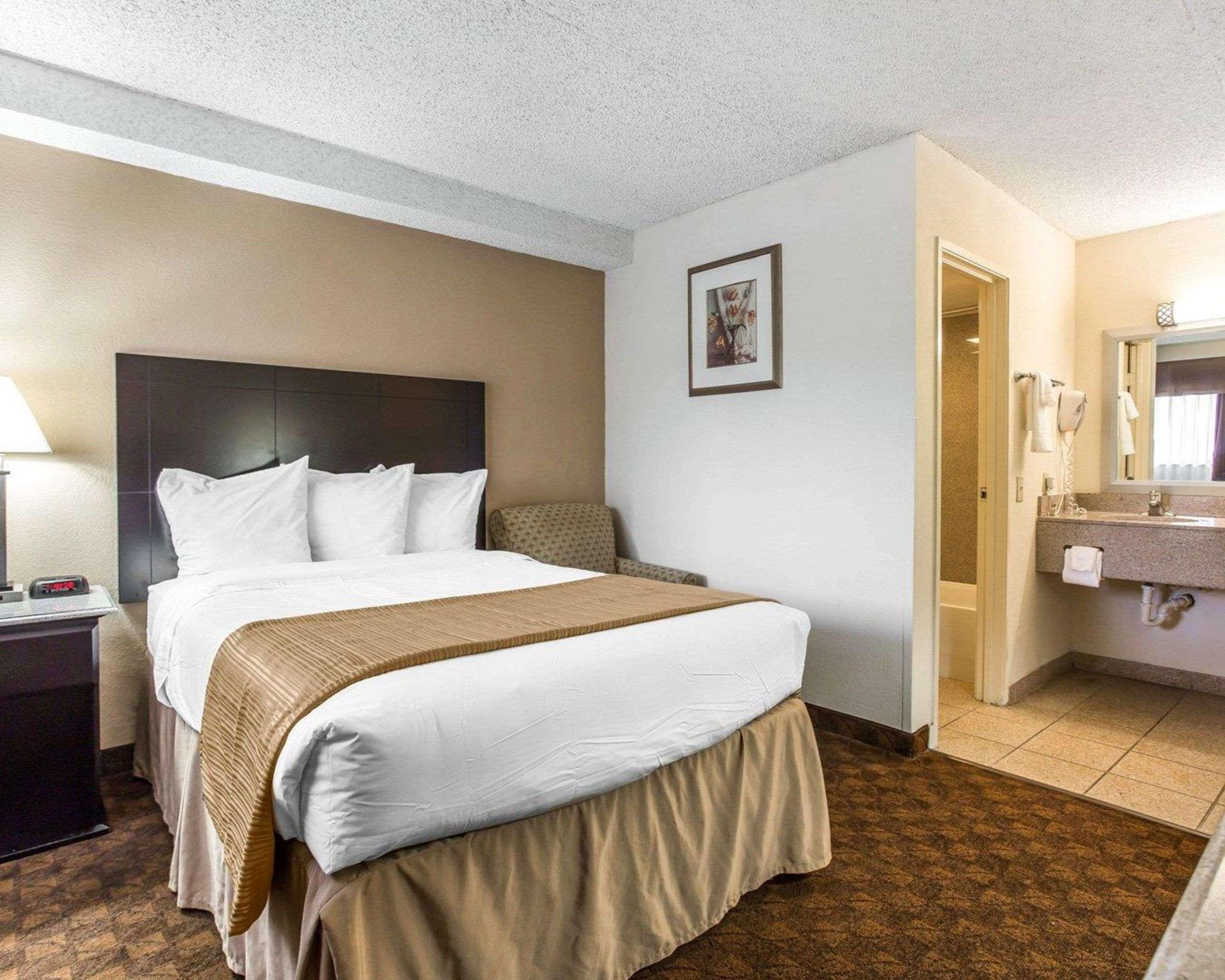 Quality Inn & Suites Coliseum Greensboro Luaran gambar