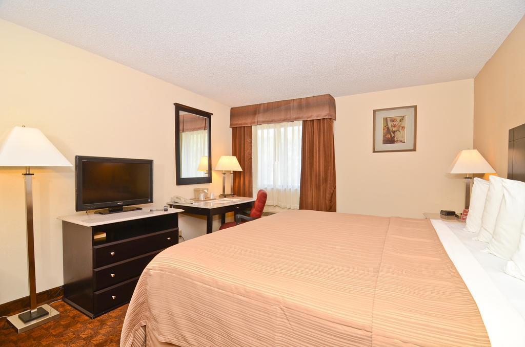 Quality Inn & Suites Coliseum Greensboro Luaran gambar