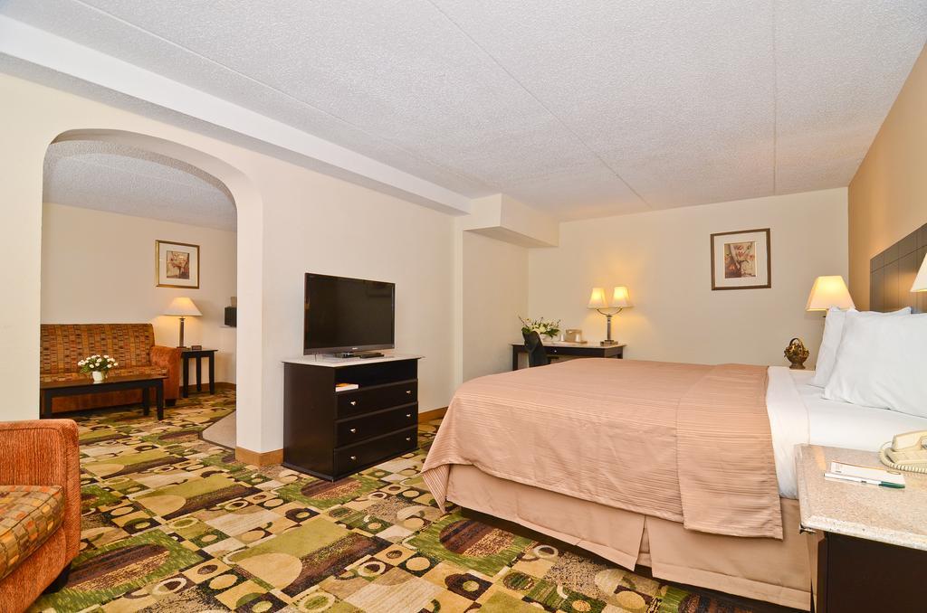 Quality Inn & Suites Coliseum Greensboro Luaran gambar