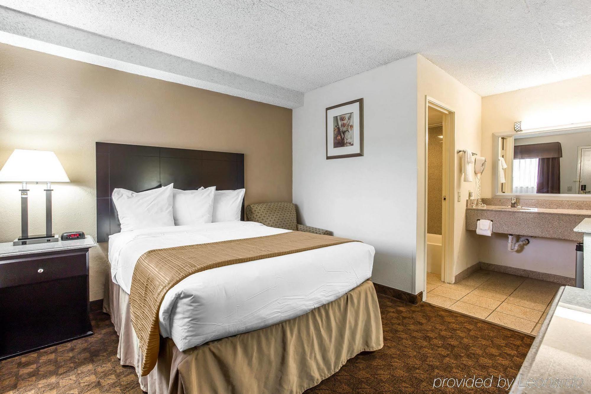 Quality Inn & Suites Coliseum Greensboro Luaran gambar