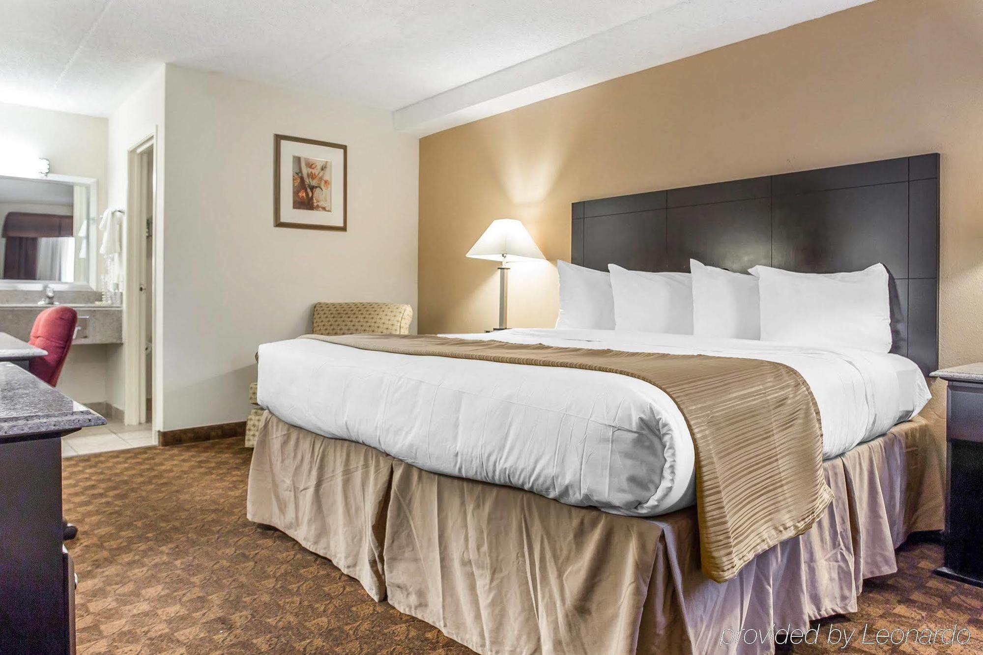 Quality Inn & Suites Coliseum Greensboro Luaran gambar