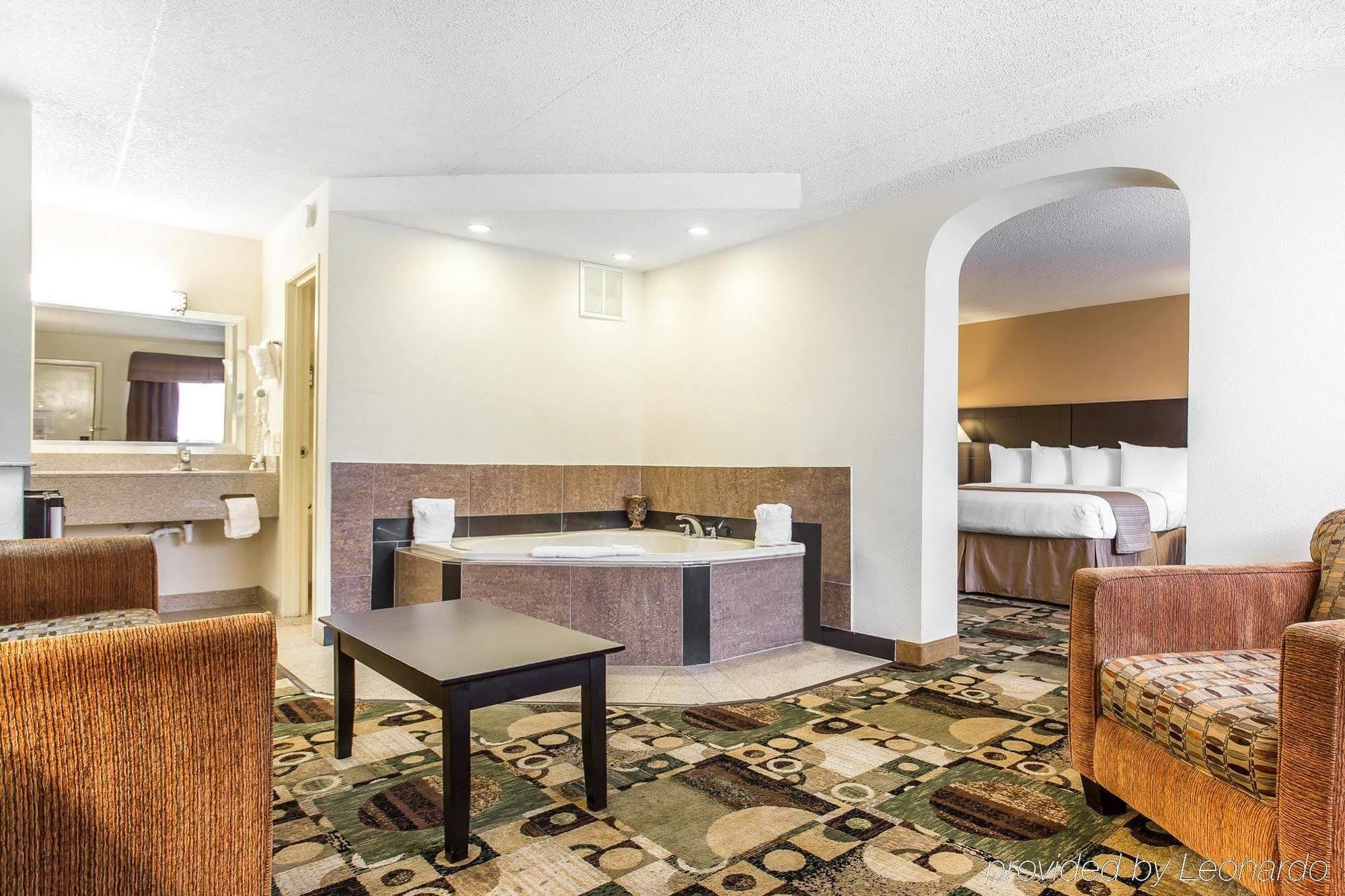 Quality Inn & Suites Coliseum Greensboro Luaran gambar
