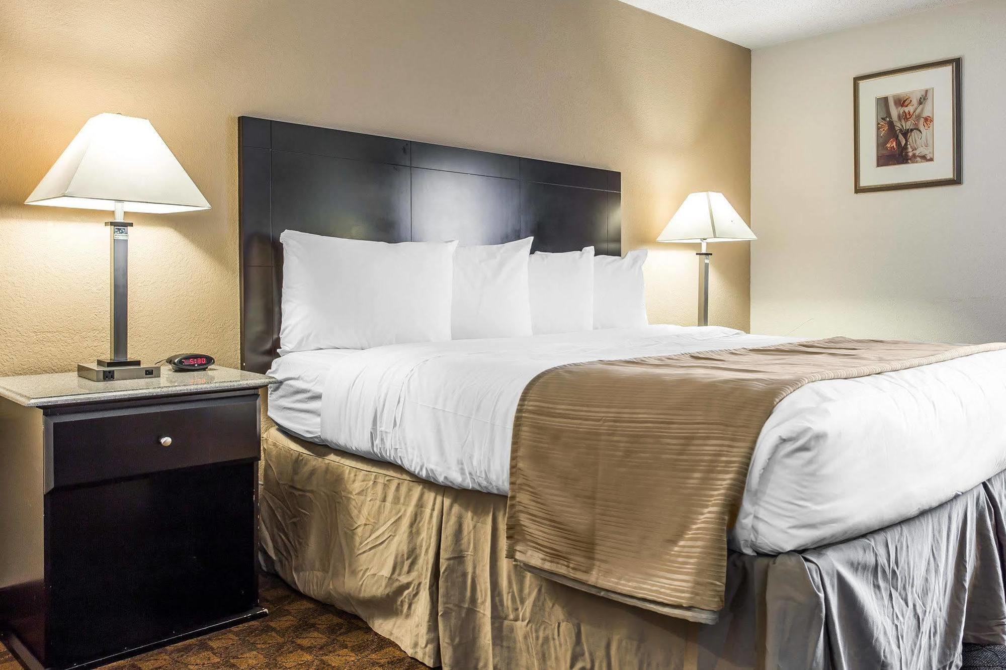 Quality Inn & Suites Coliseum Greensboro Luaran gambar