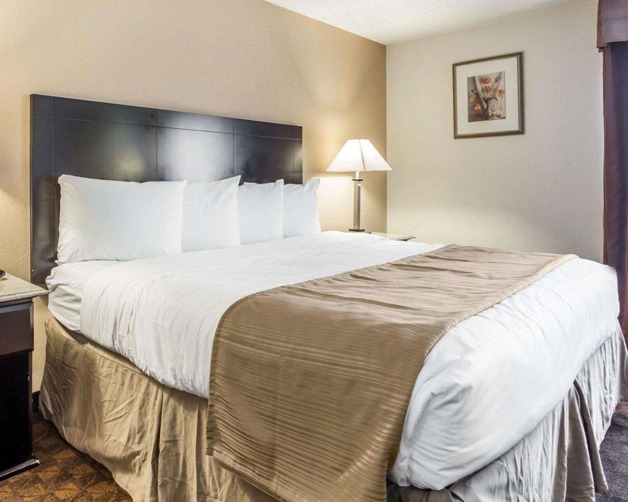 Quality Inn & Suites Coliseum Greensboro Luaran gambar