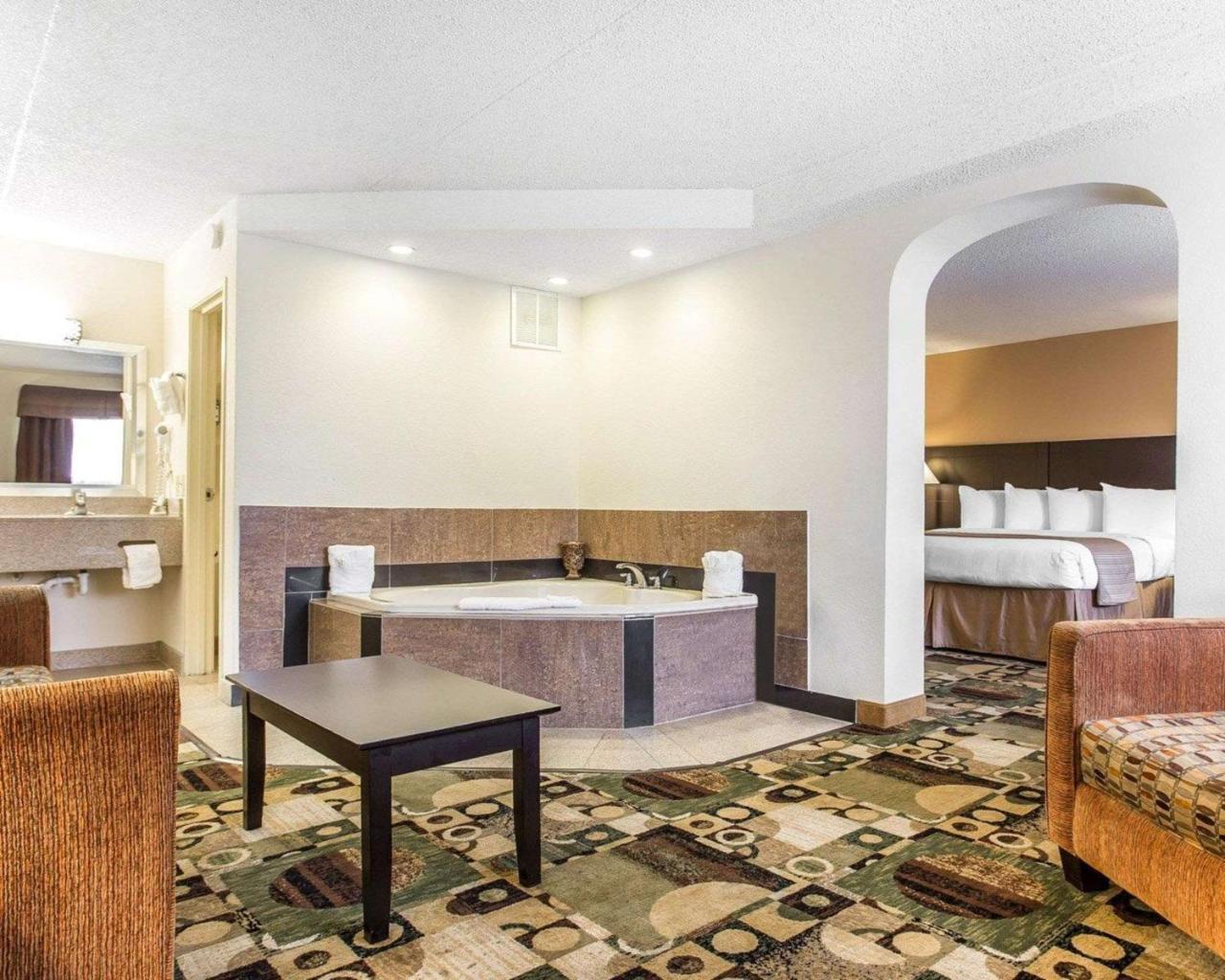Quality Inn & Suites Coliseum Greensboro Luaran gambar