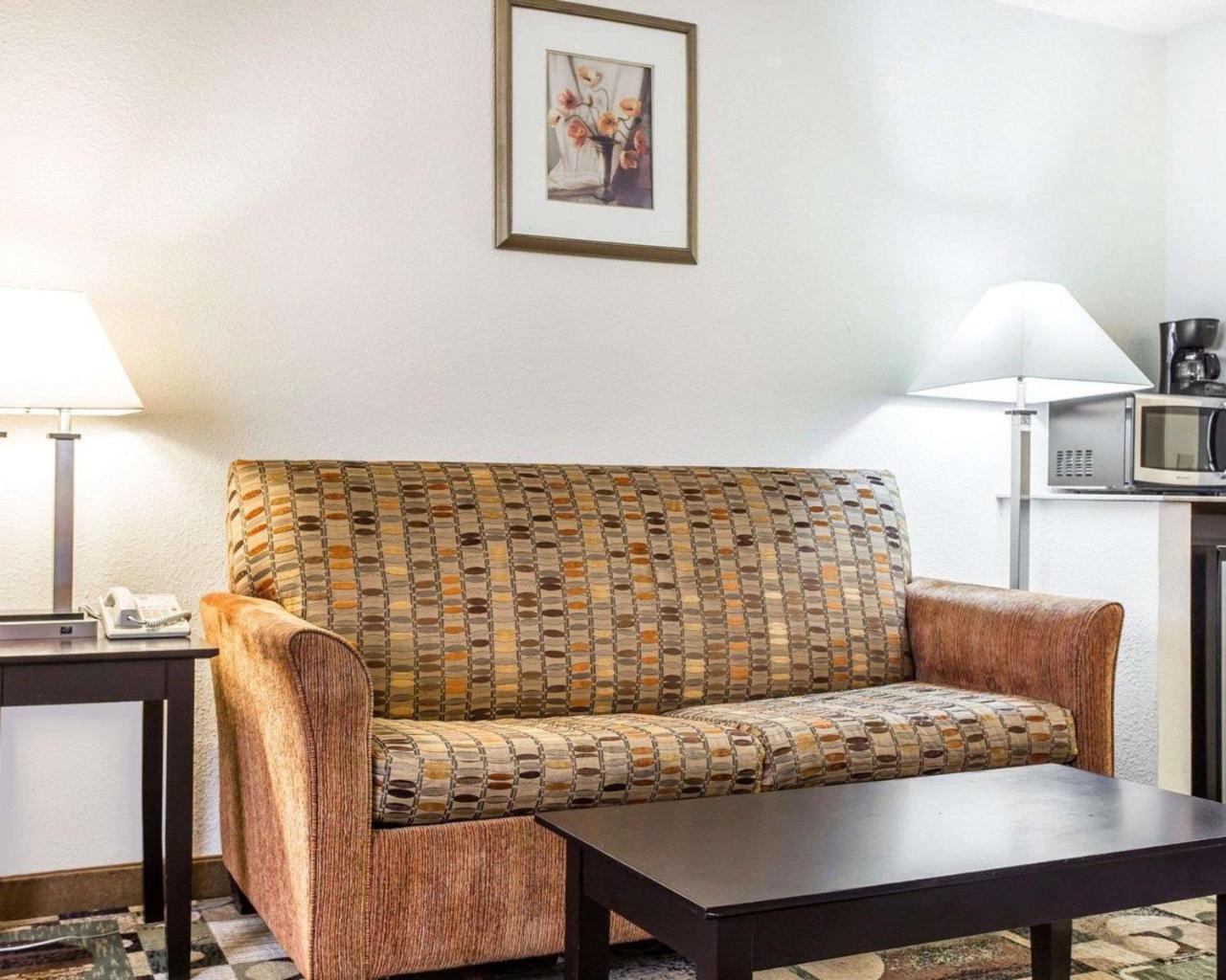 Quality Inn & Suites Coliseum Greensboro Luaran gambar