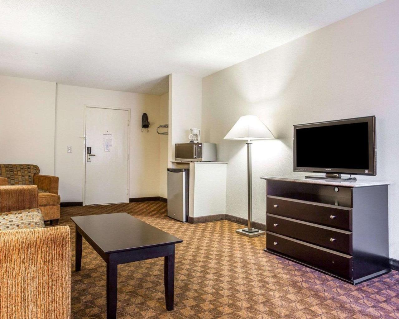 Quality Inn & Suites Coliseum Greensboro Luaran gambar